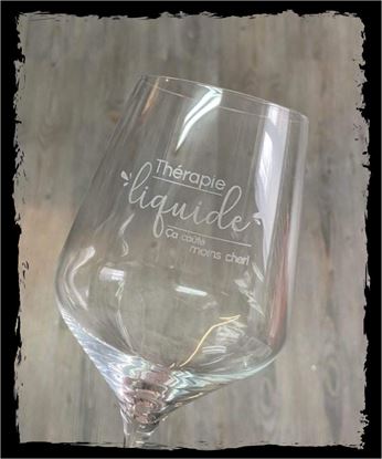 Image de Gravure sur coupe à vin